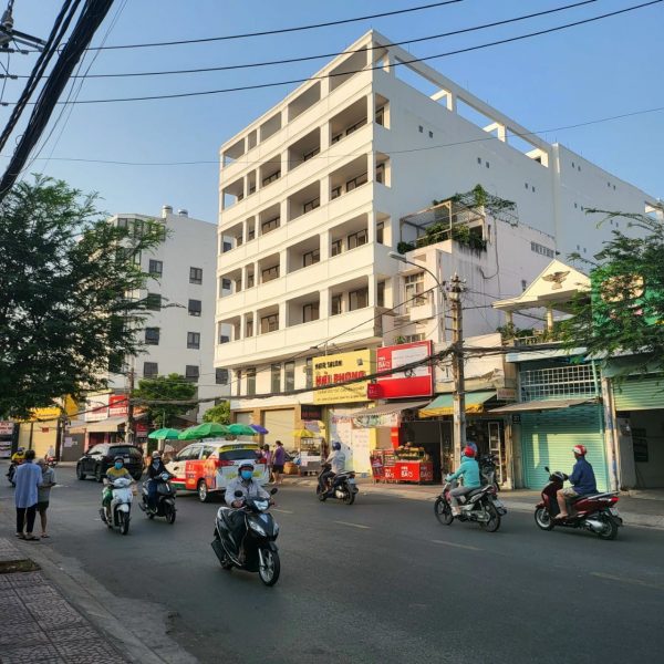 Toà nhà mặt tiền Lê Quang Định